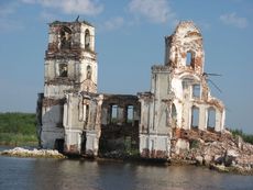 221 Zerfallene Kirche im Stausee.JPG
